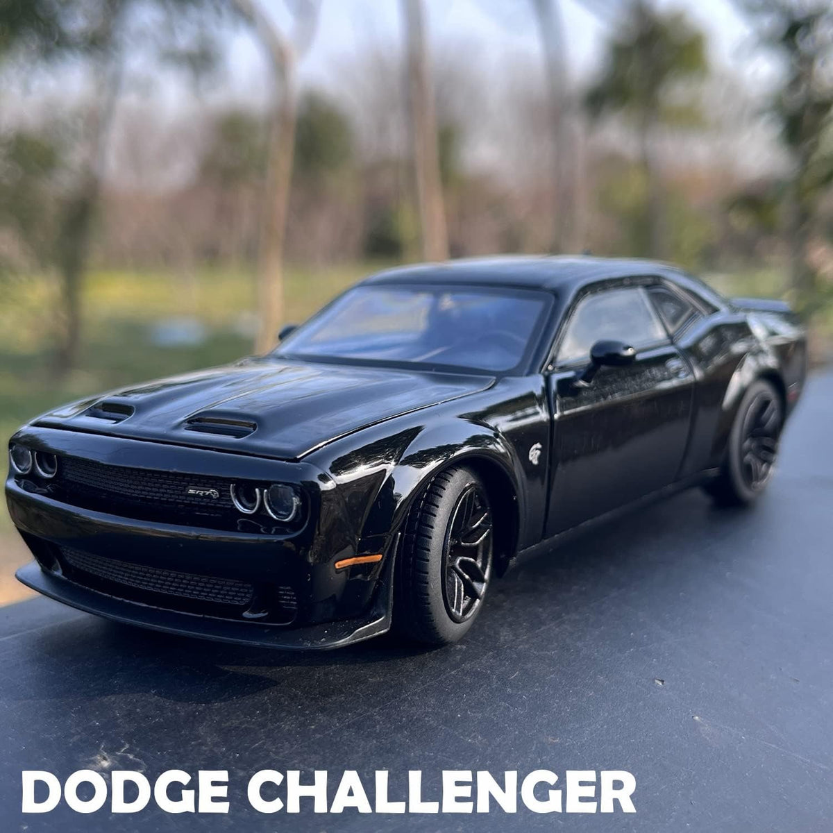 1:32 Scale Dodge Challenger SRT Hellcat Die-Cast Muscle Car Model with Light & Sound